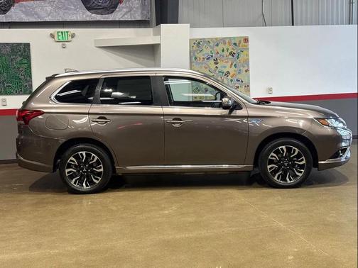 Quartz Brown Metallic 2018 Mitsubishi Outlander PHEV SEL