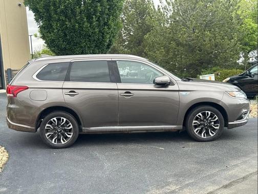 Quartz Brown Metallic 2018 Mitsubishi Outlander PHEV SEL