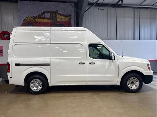 2020 Nissan NV Cargo NV2500 HD SV V8