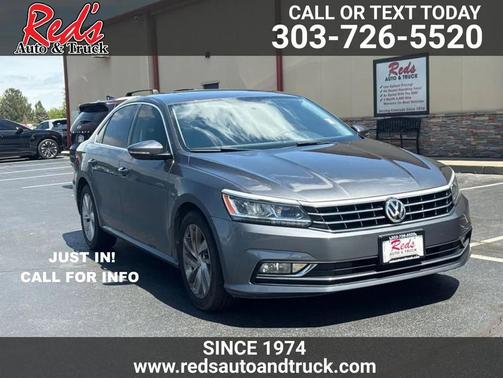 Platinum Gray Metallic 2018 Volkswagen Passat 2.0T SE