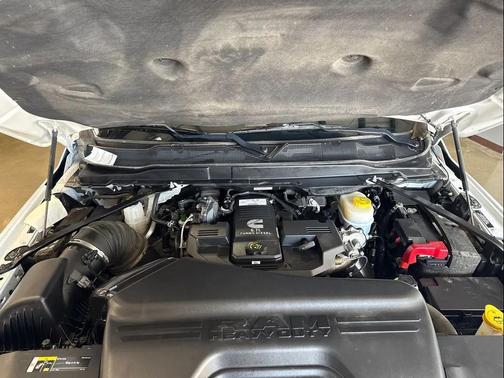 2021 RAM 3500 Tradesman Crew Cab 4x4 8' Box