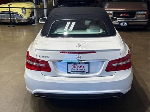 Off white 2011 Mercedes-Benz E-Class E 550