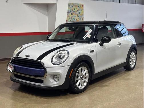 2017 MINI Hardtop Cooper
