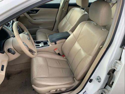 Pearl White 2013 Nissan Altima 2.5 SL