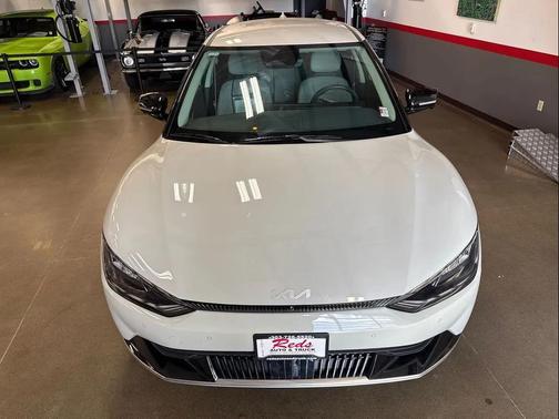 2024 Kia EV6 Wind
