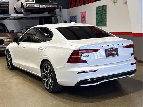 Crystal White Metallic 2023 Volvo S60 Recharge Plug-In Hybrid T8 Polestar