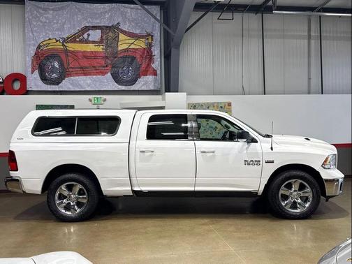 Bright White Clearcoat 2019 RAM 1500 Big Horn