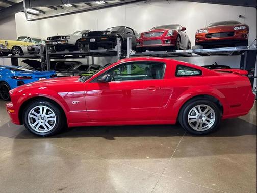 2005 Ford Mustang GT Premium