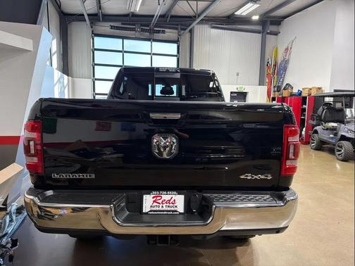 2021 RAM 2500 Laramie Crew Cab 4x4 6'4' Box