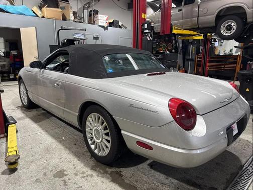 2004 Ford Thunderbird Base