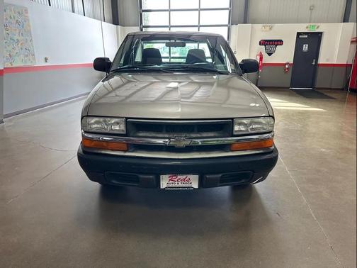 2002 Chevrolet S-10 Base