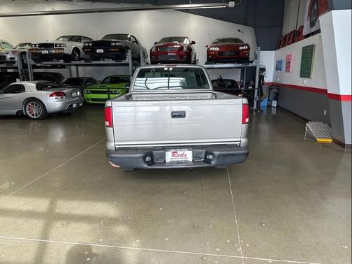 2002 Chevrolet S-10 Base