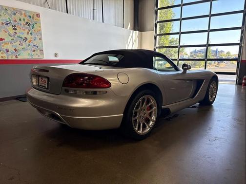 2005 Dodge Viper SRT10