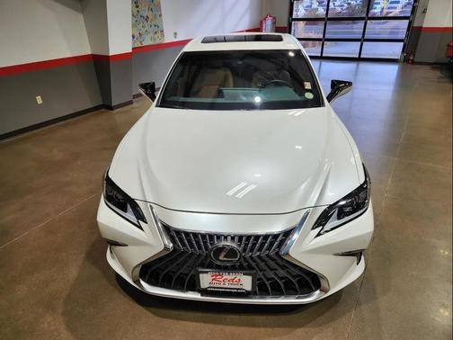 2023 Lexus ES 300h Base