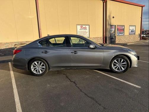 2015 INFINITI Q50 Premium