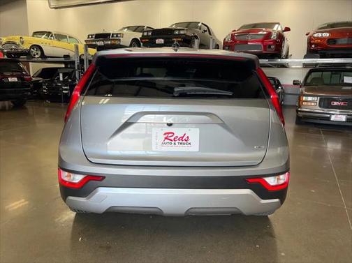 2023 Kia Niro LX