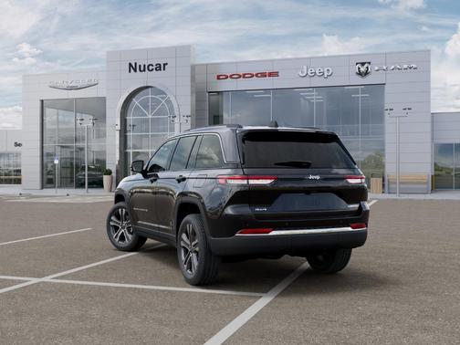 Black 2027 Jeep Grand Cherokee Limited