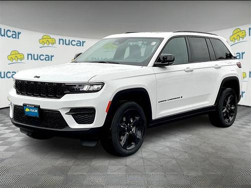 2025 Jeep Grand Cherokee Laredo