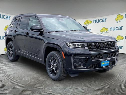 Black 2026 Jeep Grand Cherokee Laredo