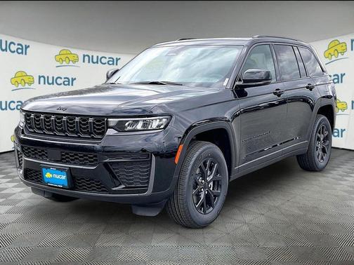Black 2026 Jeep Grand Cherokee Laredo