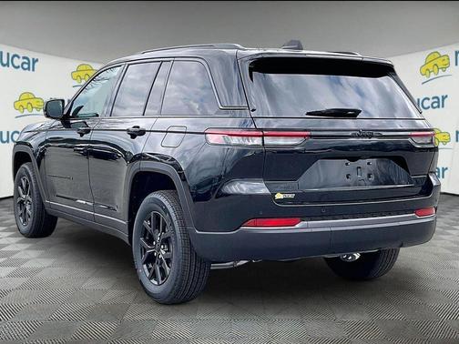Black 2026 Jeep Grand Cherokee Laredo