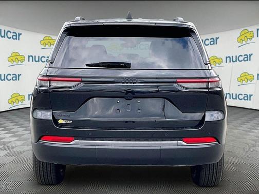 Black 2026 Jeep Grand Cherokee Laredo