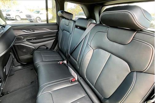2025 Jeep Grand Cherokee Overland