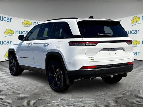 2025 Jeep Grand Cherokee Laredo