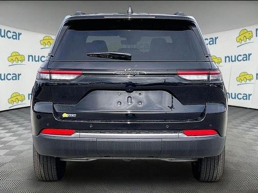 2026 Jeep Grand Cherokee Laredo