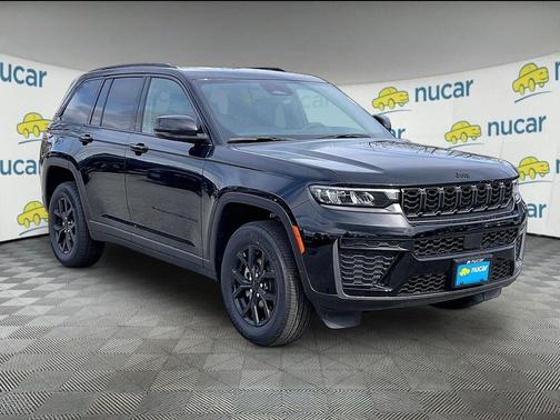 2026 Jeep Grand Cherokee Laredo