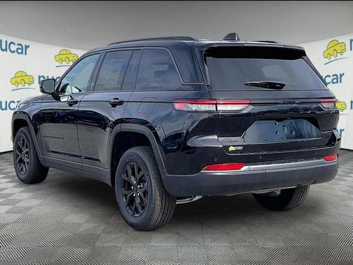Black 2026 Jeep Grand Cherokee Laredo