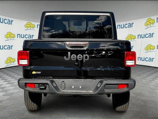 2026 Jeep Gladiator Sport