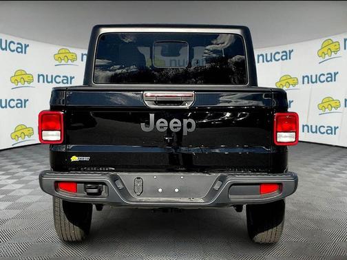 2026 Jeep Gladiator Sport