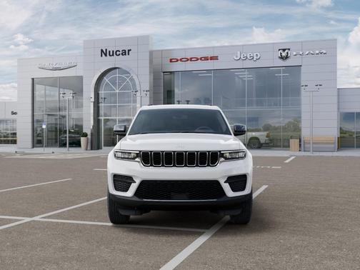 White 2027 Jeep Grand Cherokee Laredo X