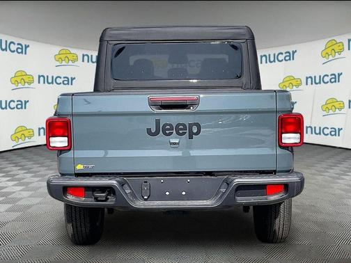 2026 Jeep Gladiator Sport