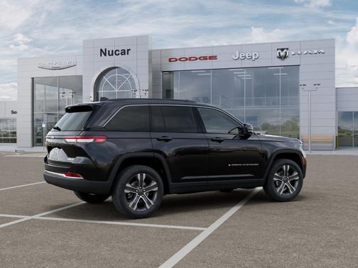 Black 2027 Jeep Grand Cherokee Limited