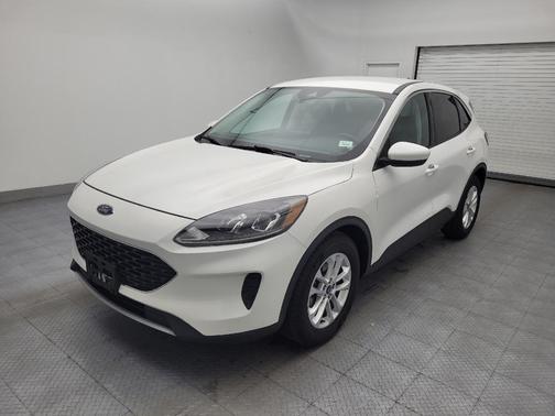White 2021 Ford Escape SE