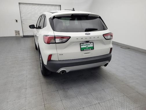 White 2021 Ford Escape SE