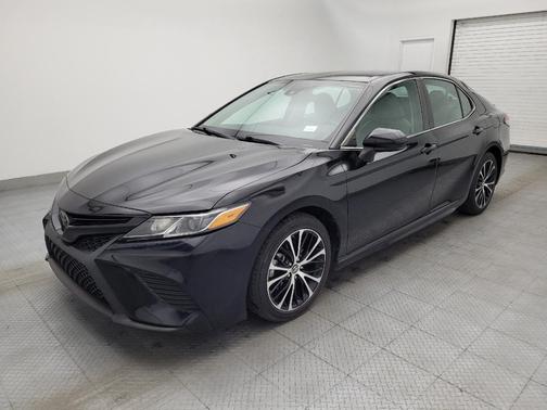 Midnight Black Metallic 2019 Toyota Camry SE