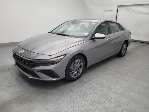 Fluid Metal 2024 Hyundai ELANTRA SEL