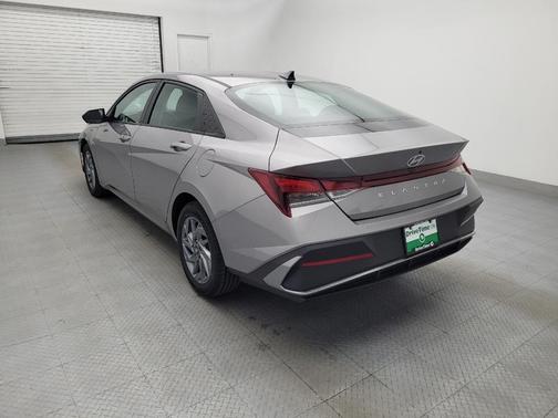 Fluid Metal 2024 Hyundai ELANTRA SEL