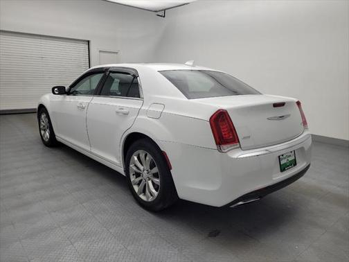2018 Chrysler 300 Touring