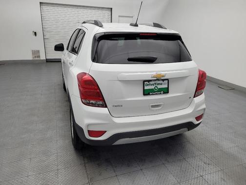 Summit White 2018 Chevrolet Trax LT