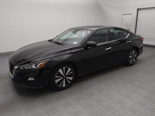 Super Black 2022 Nissan Altima 2.5 SV