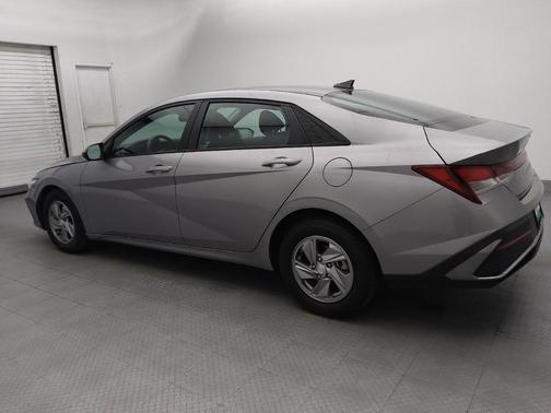 Fluid Metal 2025 Hyundai ELANTRA SE