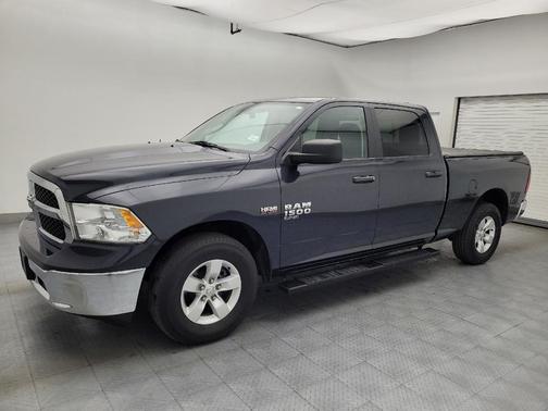 2019 RAM 1500 SLT