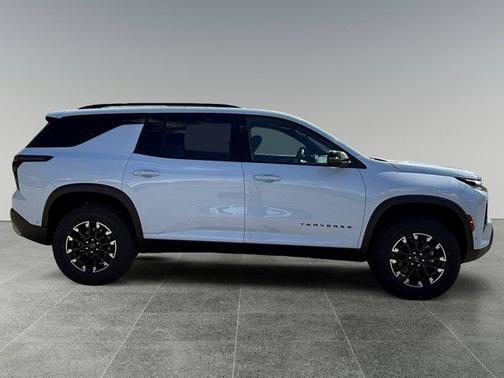 Polar White 2026 Chevrolet Traverse Z71
