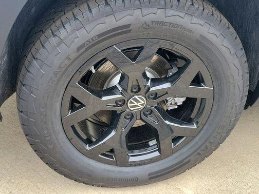 opal white pearl 2026 Volkswagen Atlas Peak Edition
