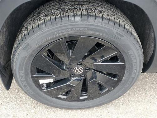 2025 Volkswagen Atlas 2.0T SE w/Technology 4MOTION