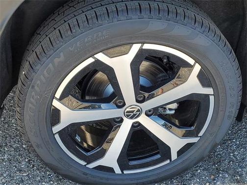 2025 Volkswagen Tiguan 2.0T SE 4MOTION